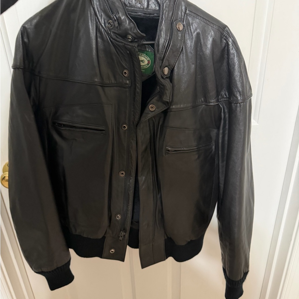 Vintage Leather bomber jacket with removable fur inside